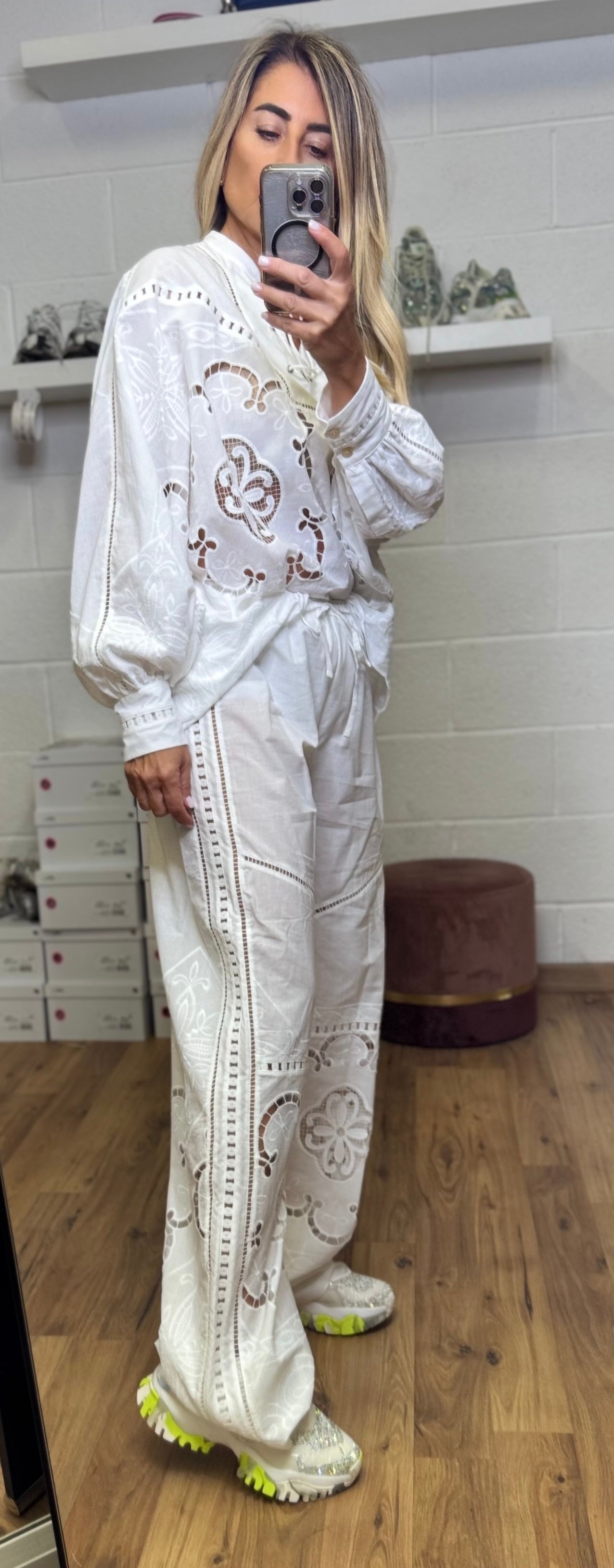 Front Street. Pantalone palazzo in cotone e pizzo-50%