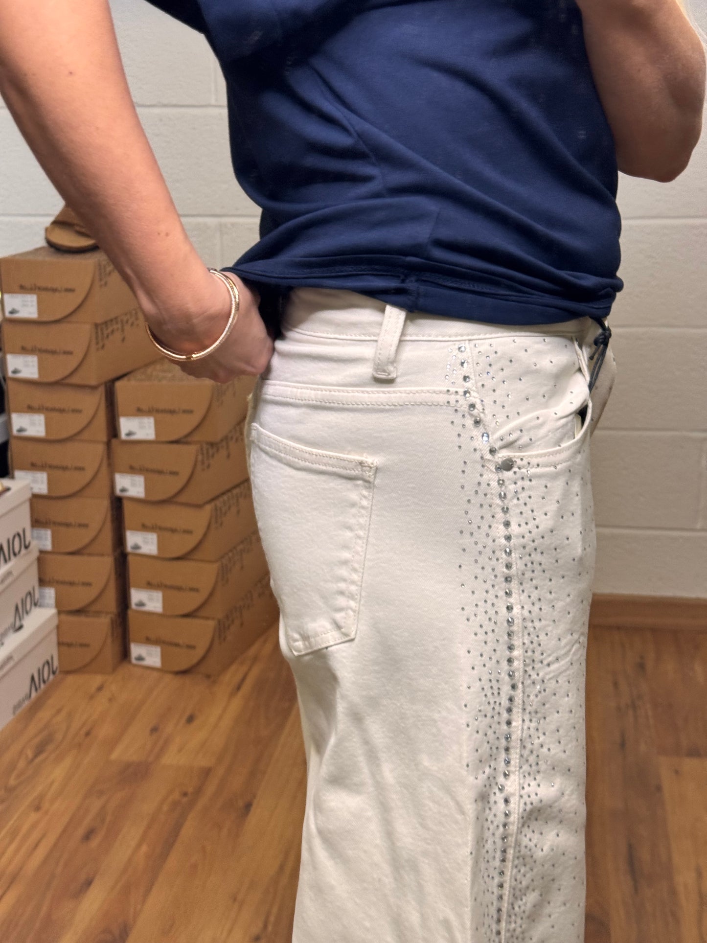 Le Streghe. Denim bianco con Swarovski