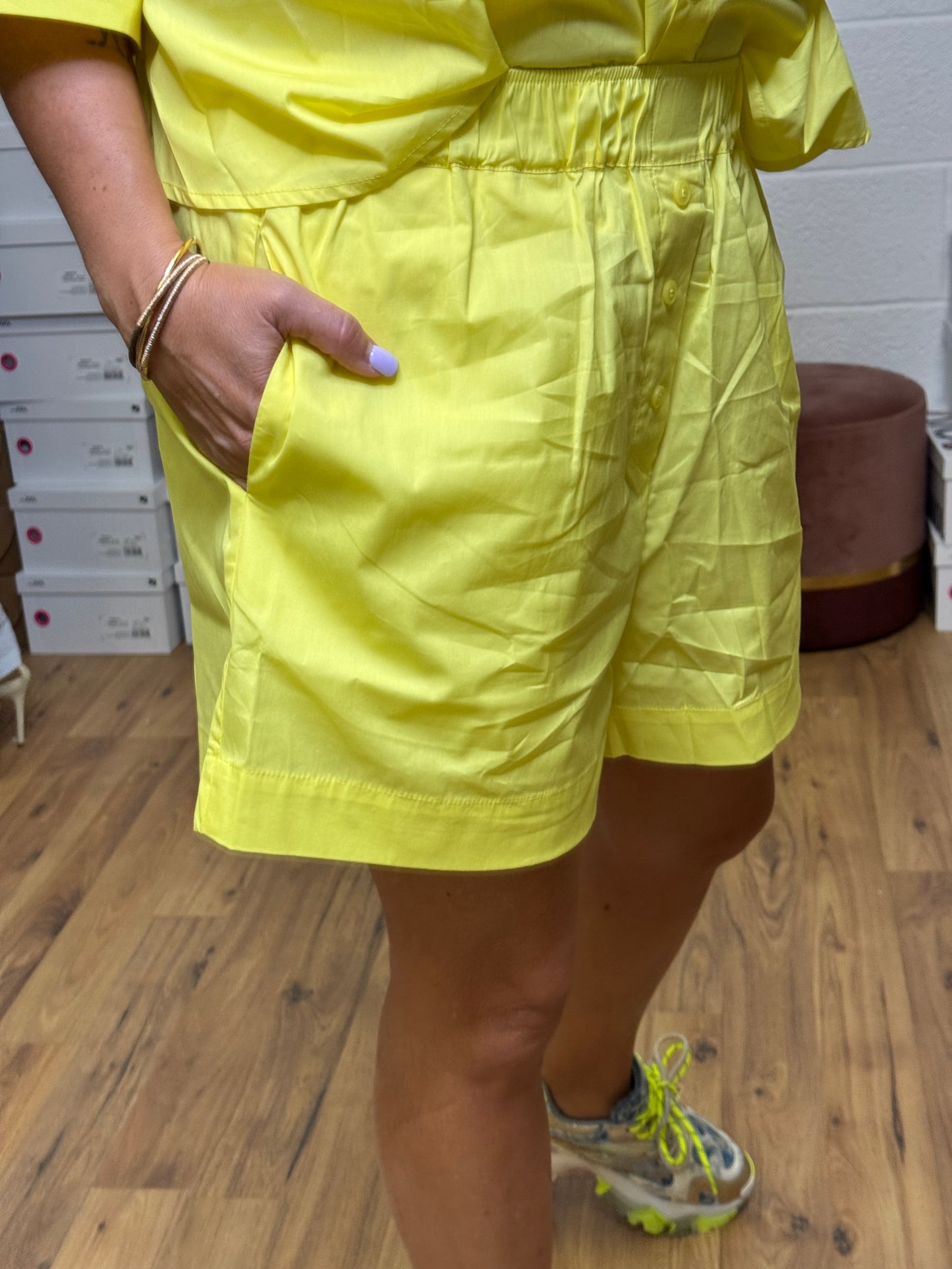Emma Red. Bermuda giallo-40%