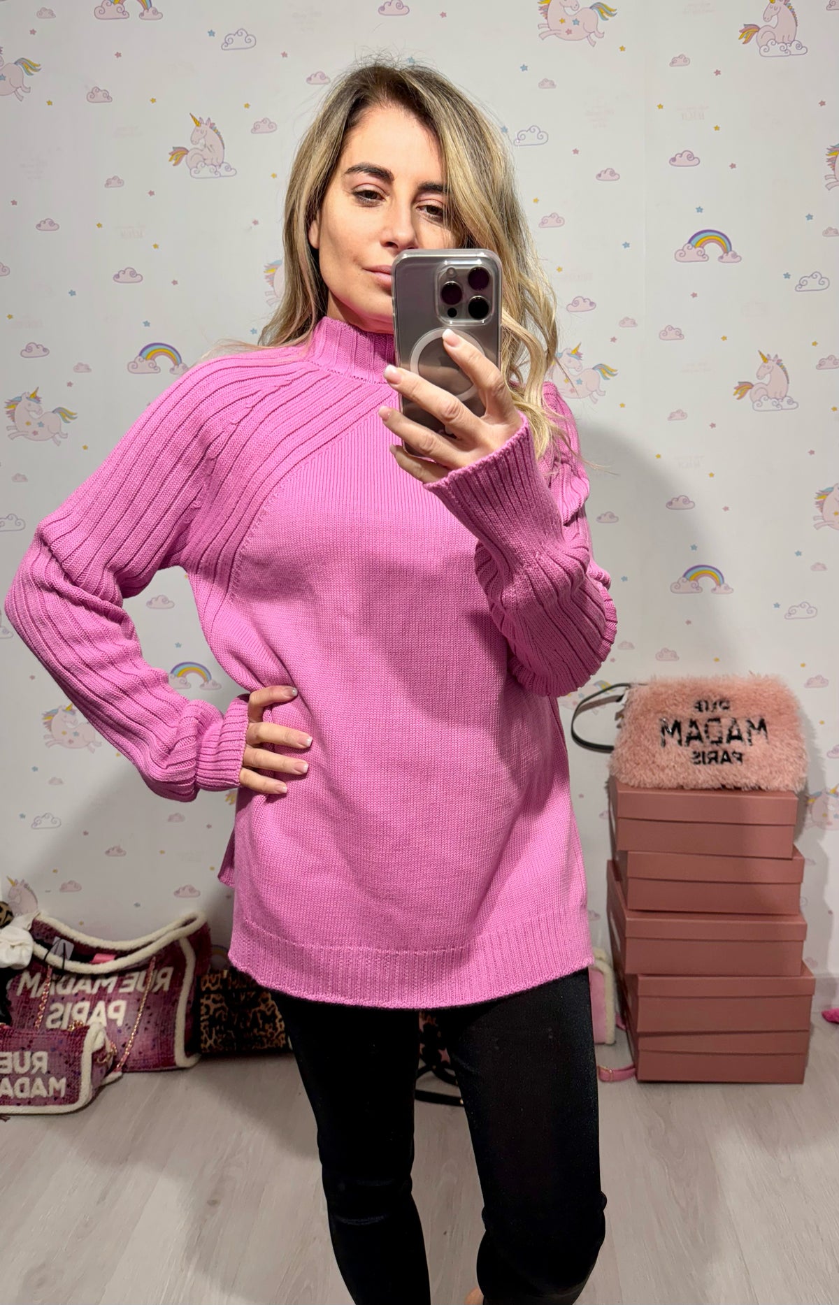 Akep. Pull Rosa