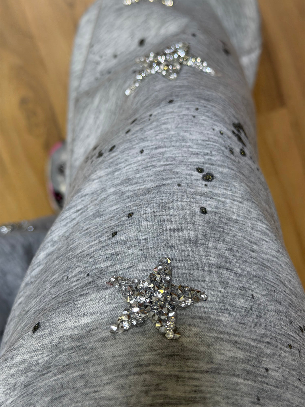 Abpink. Pantalone jogger patch grigio