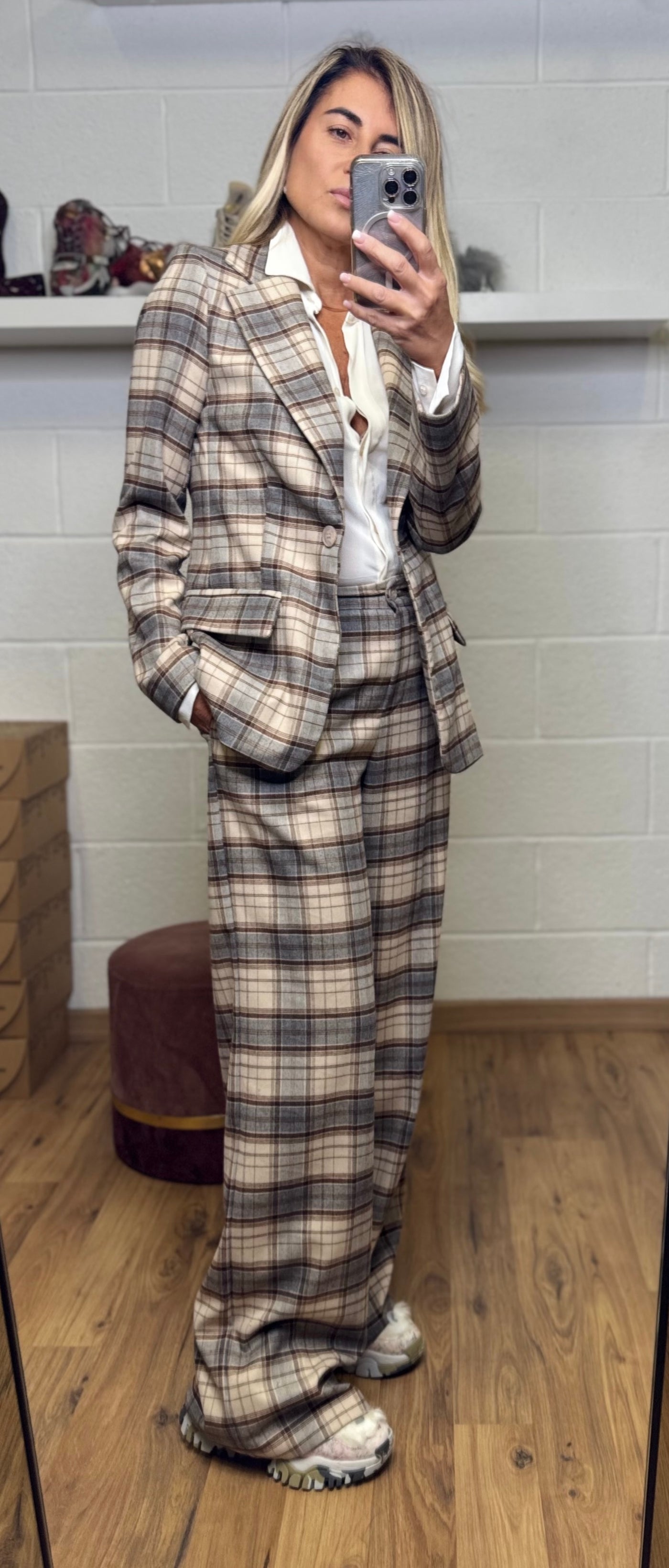 Le Streghe. Blazer check grigio e taupe-60%