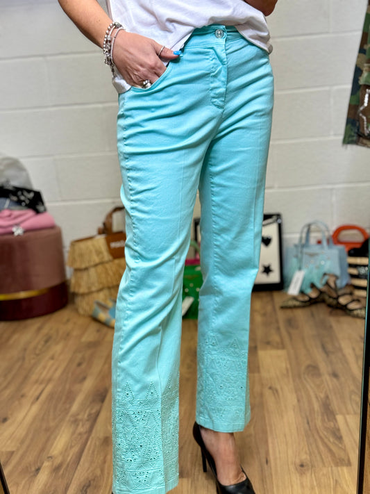 I love my pants. Pants verde tiffany