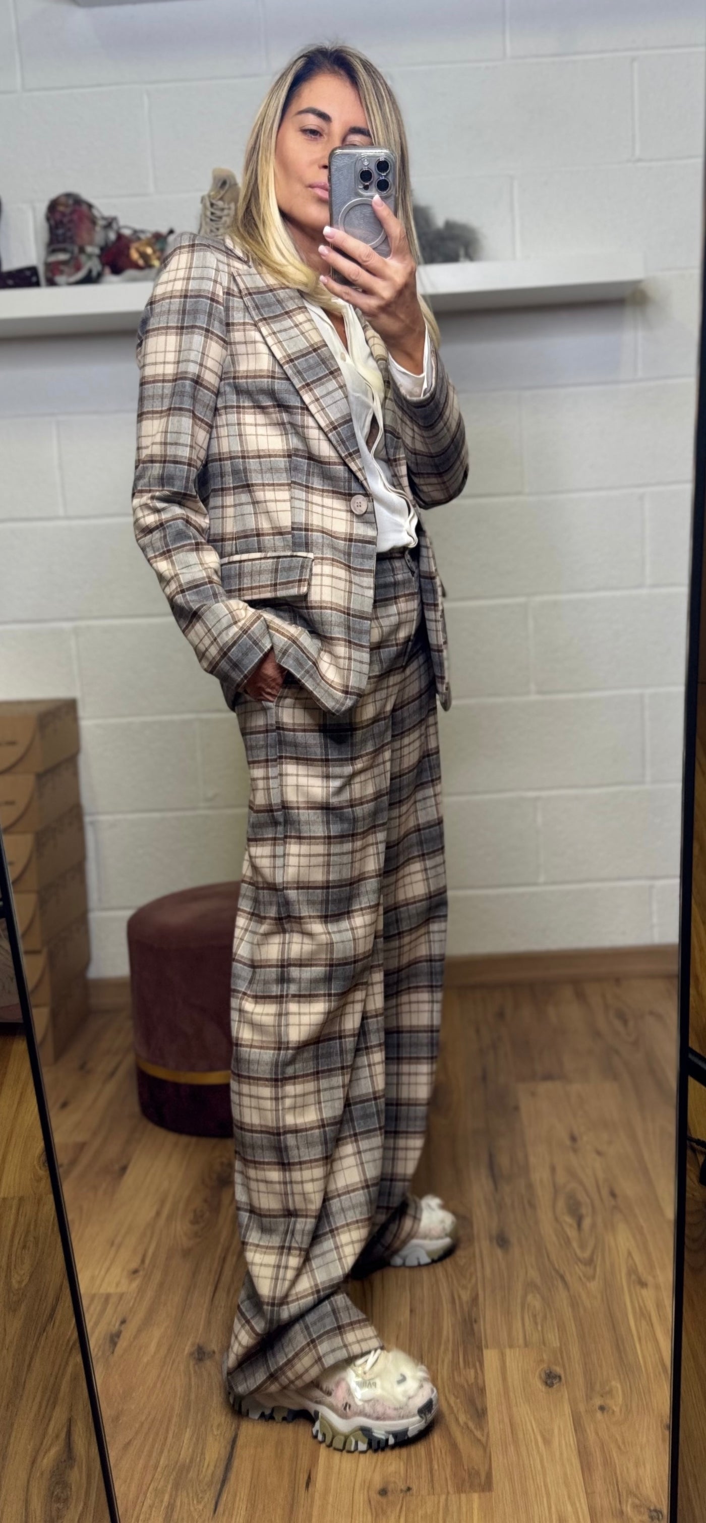 Le Streghe. Pantalone check beige & taupe-60%