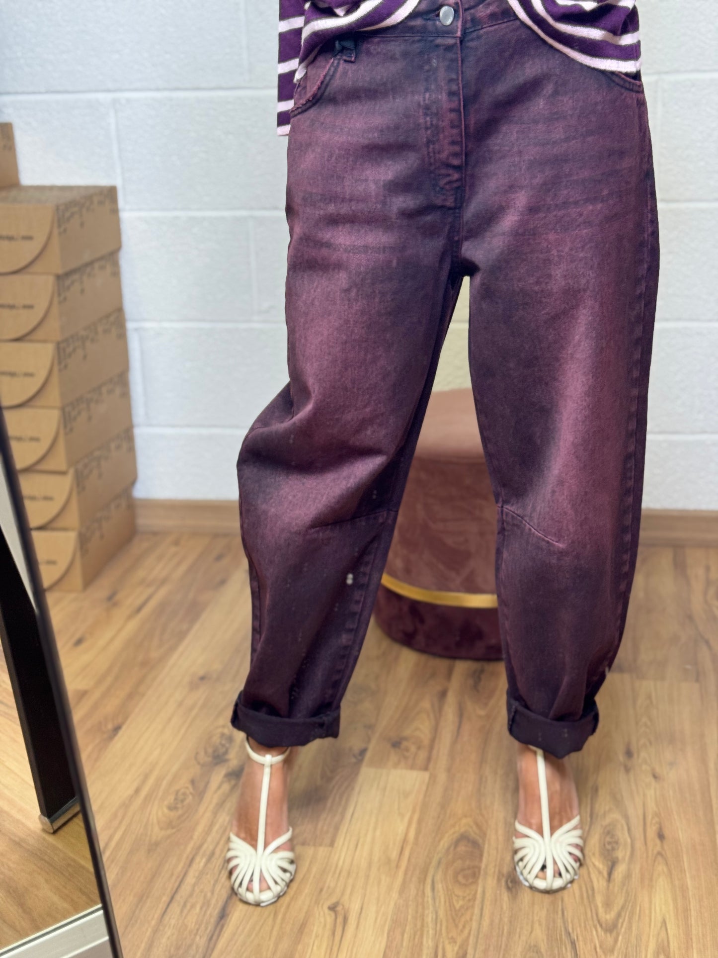 Le streghe . Denim balloon burgundi