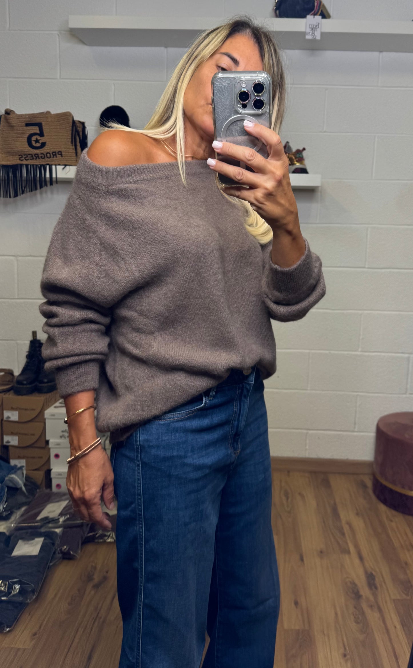 Emma Red. Pull fango