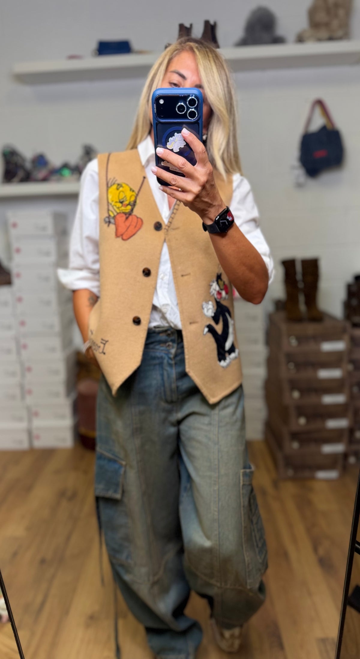 Front Street. Gilet ricamato cammello