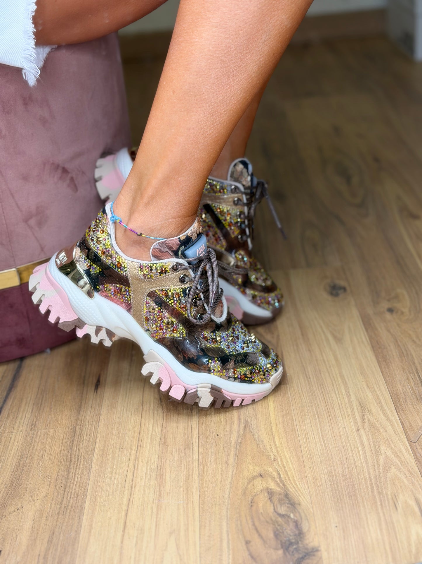 Joia Paris. Sneakers Jewel beige yellow