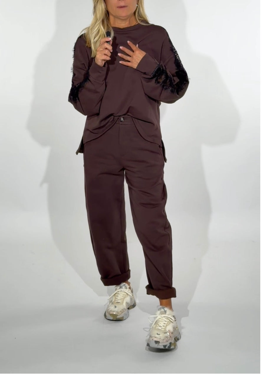 Le Streghe. Pantalone cioccolato-50%