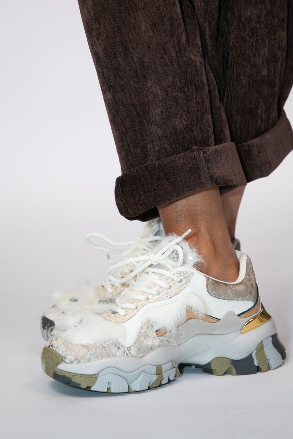 Joia Paris. Sneakers white gold