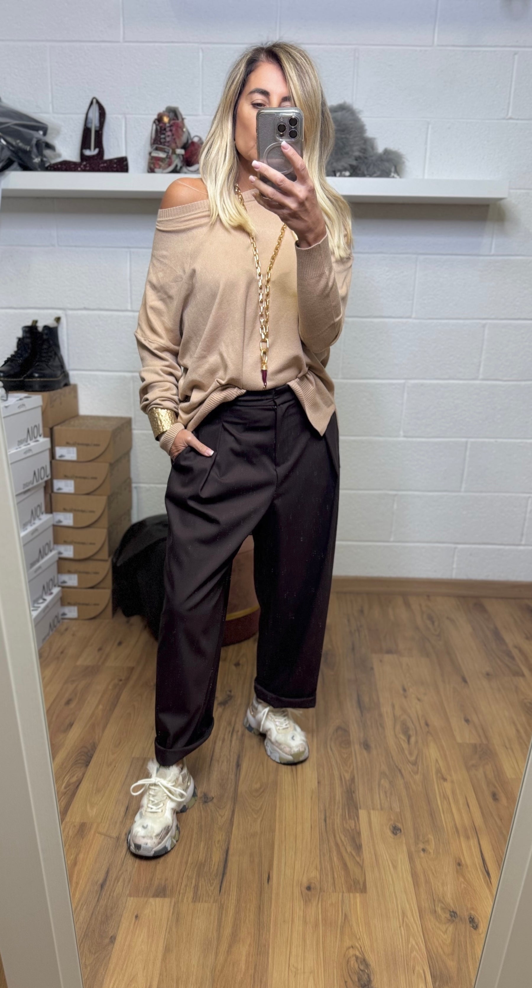 Le Streghe. Pantalone Tailored a Gamba Larga Cioccolato-60%