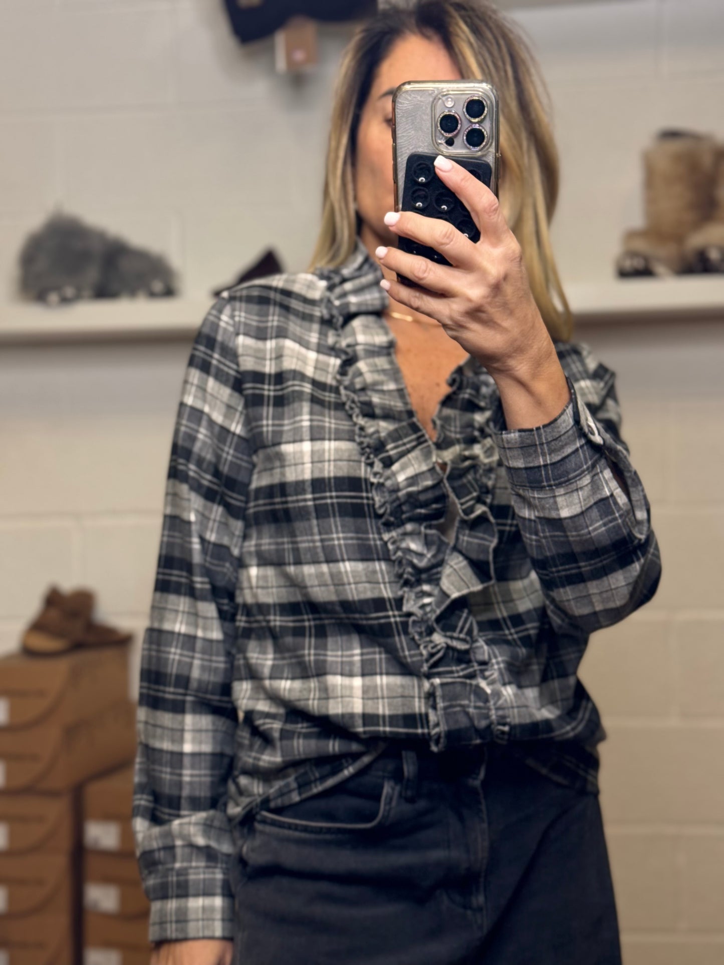 Le Streghe. Camicia check con rouches. -60%