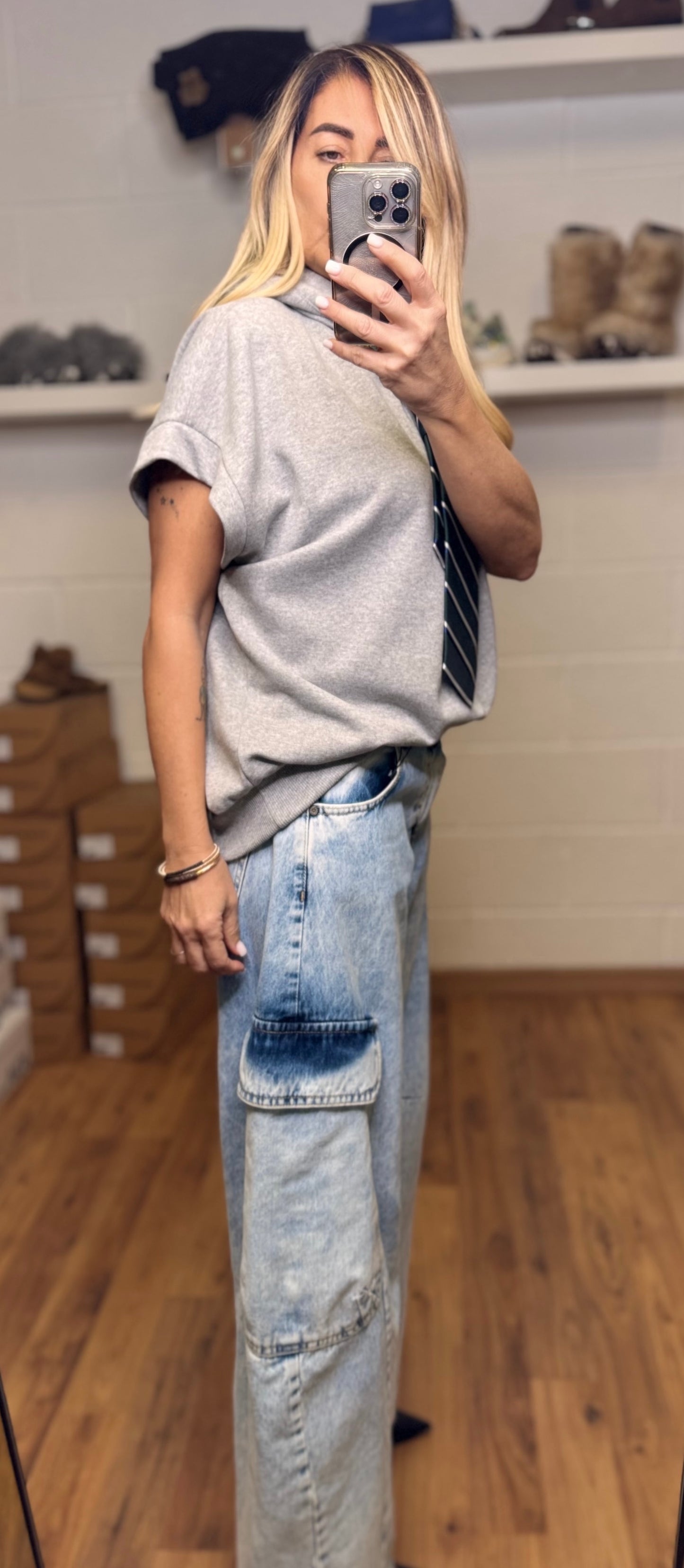 Dixie. Felpa con cravatta