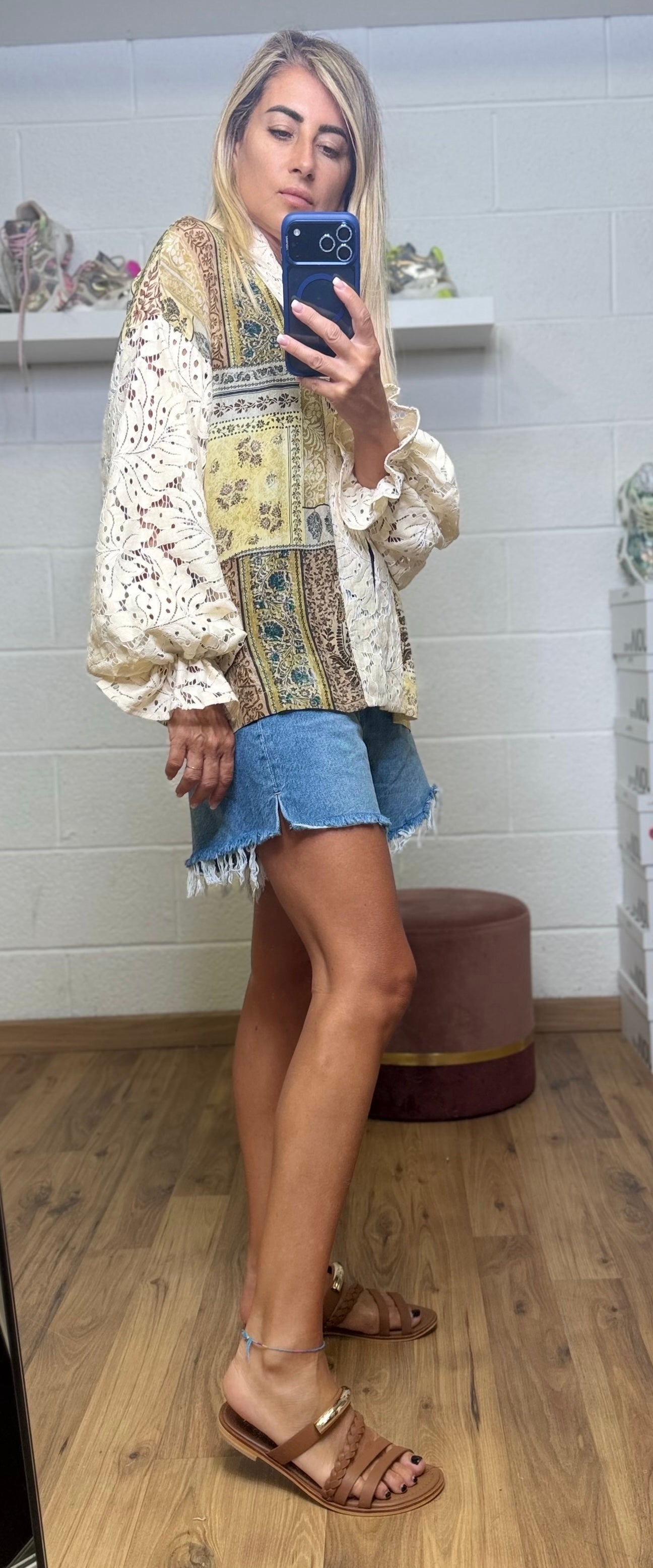 Abpink. Camicia in pizzo e fantasia patchwork