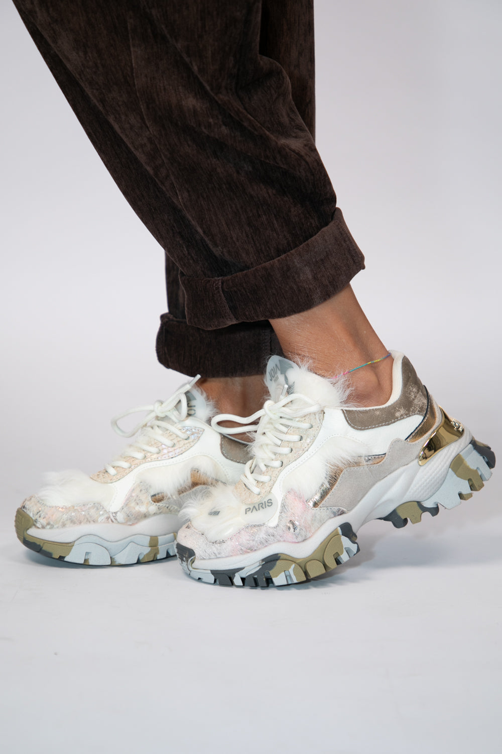 Joia Paris. Sneakers white gold