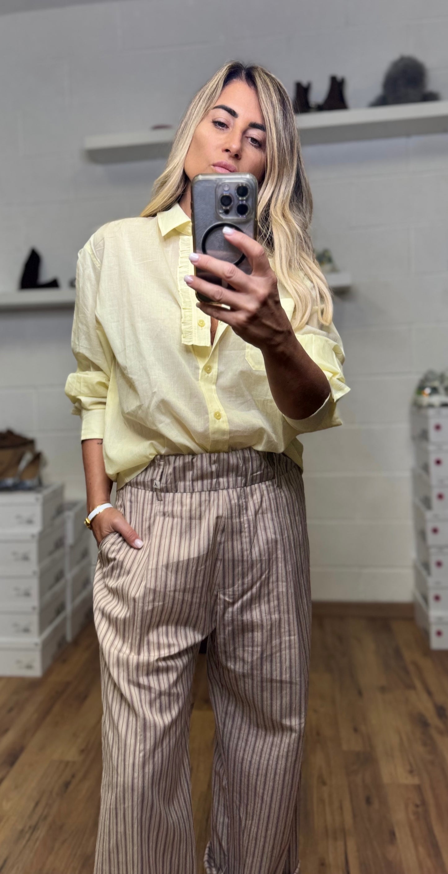 Emma Red. Camicia in mussola di cotone gialla-40%