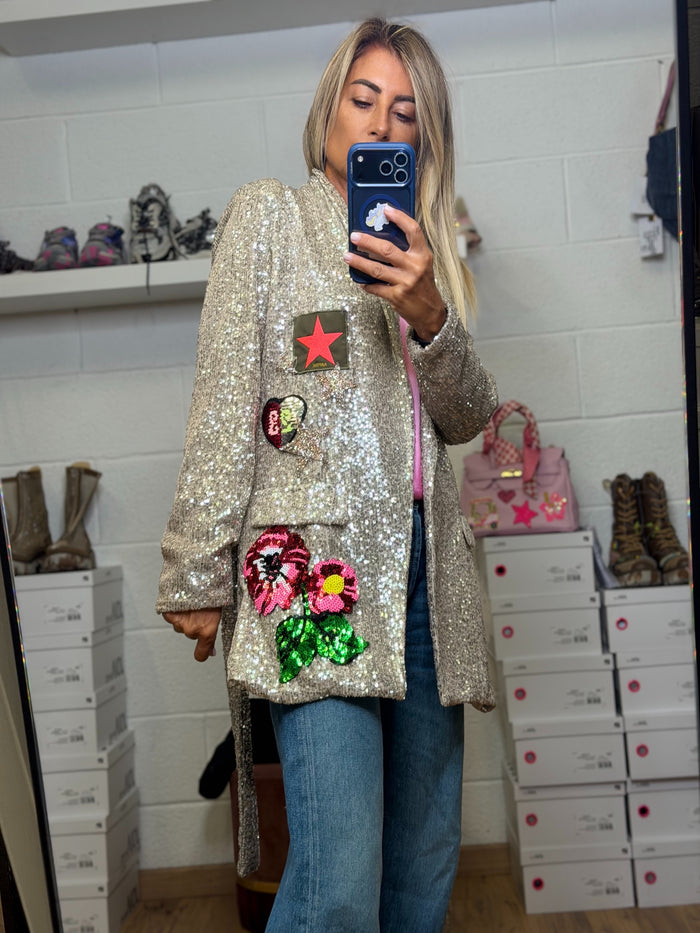 Eva Boutique 21, Abpink. Blazer gioiello in paillettes con patch