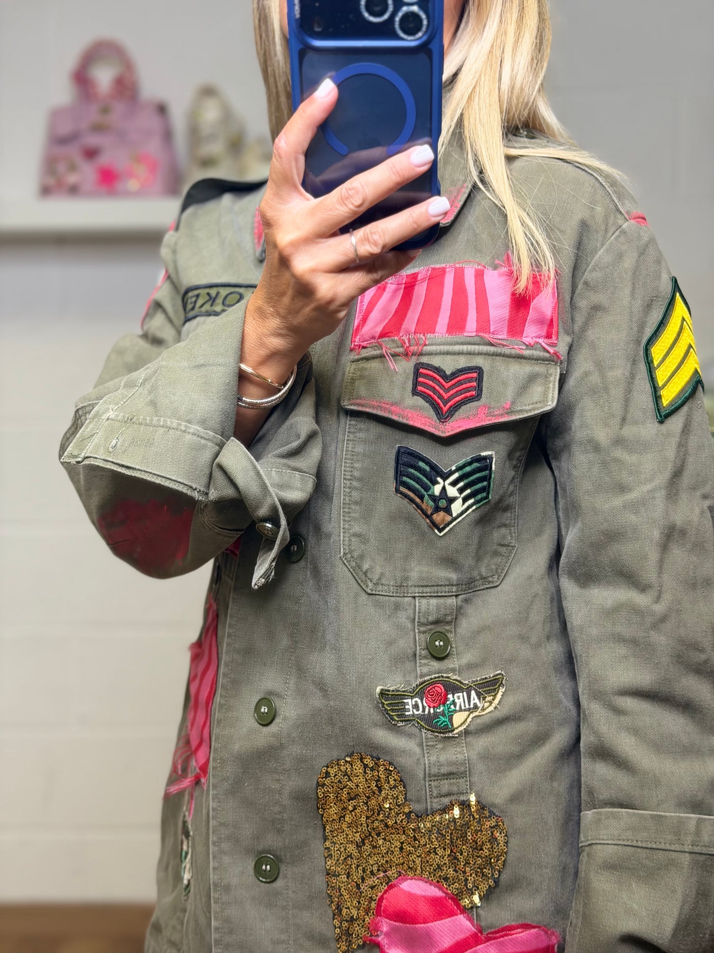 ABpink. Giacca militare customizzata con applicazioni e ricami handmade-40%