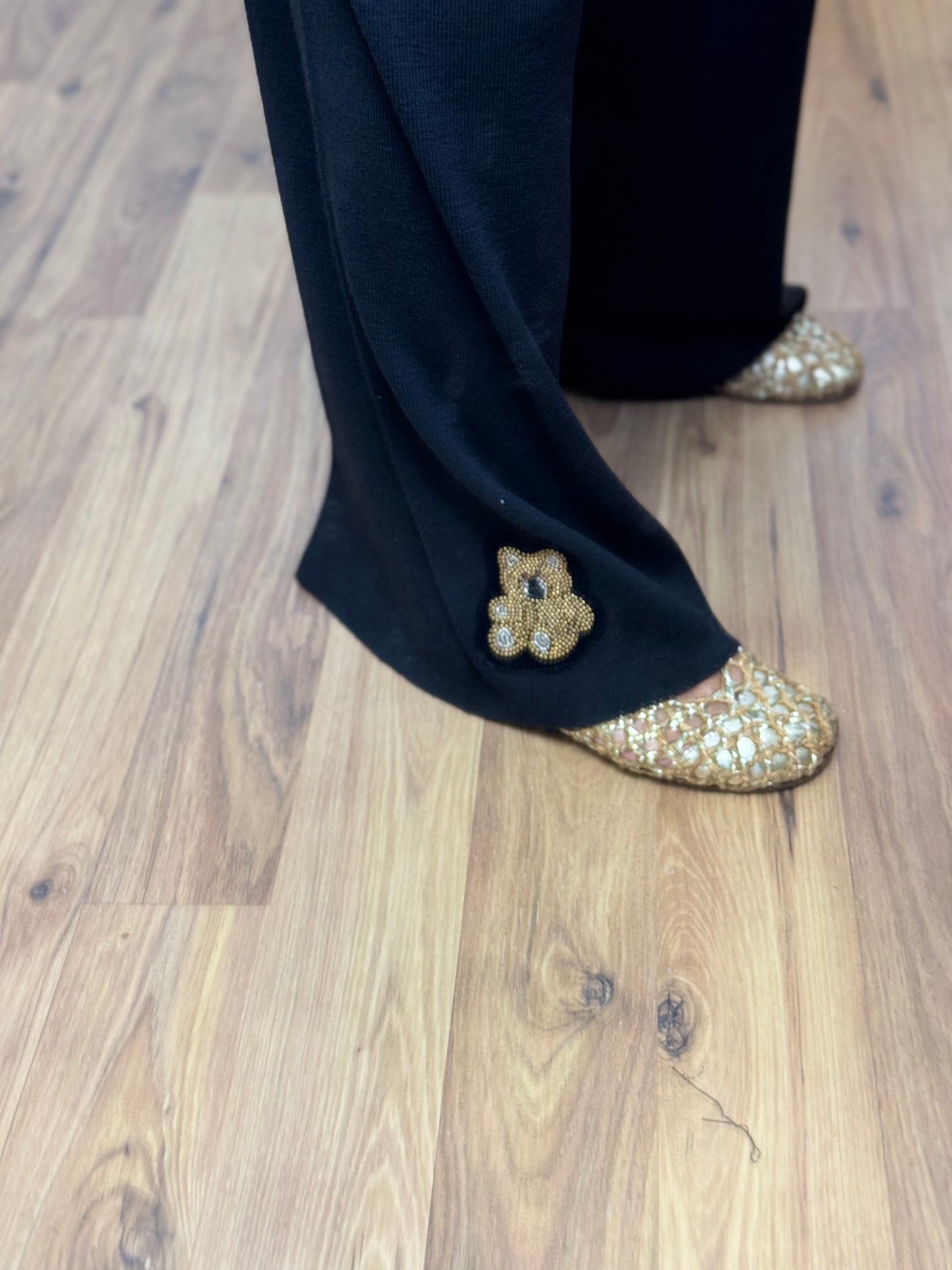 Front Street. Pantalone palazzo