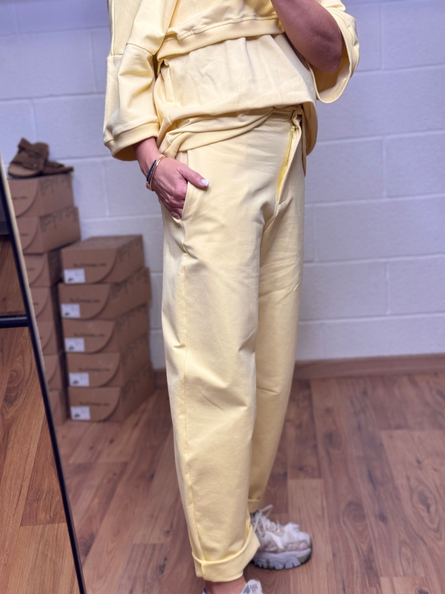 Le Streghe. Panta giallo