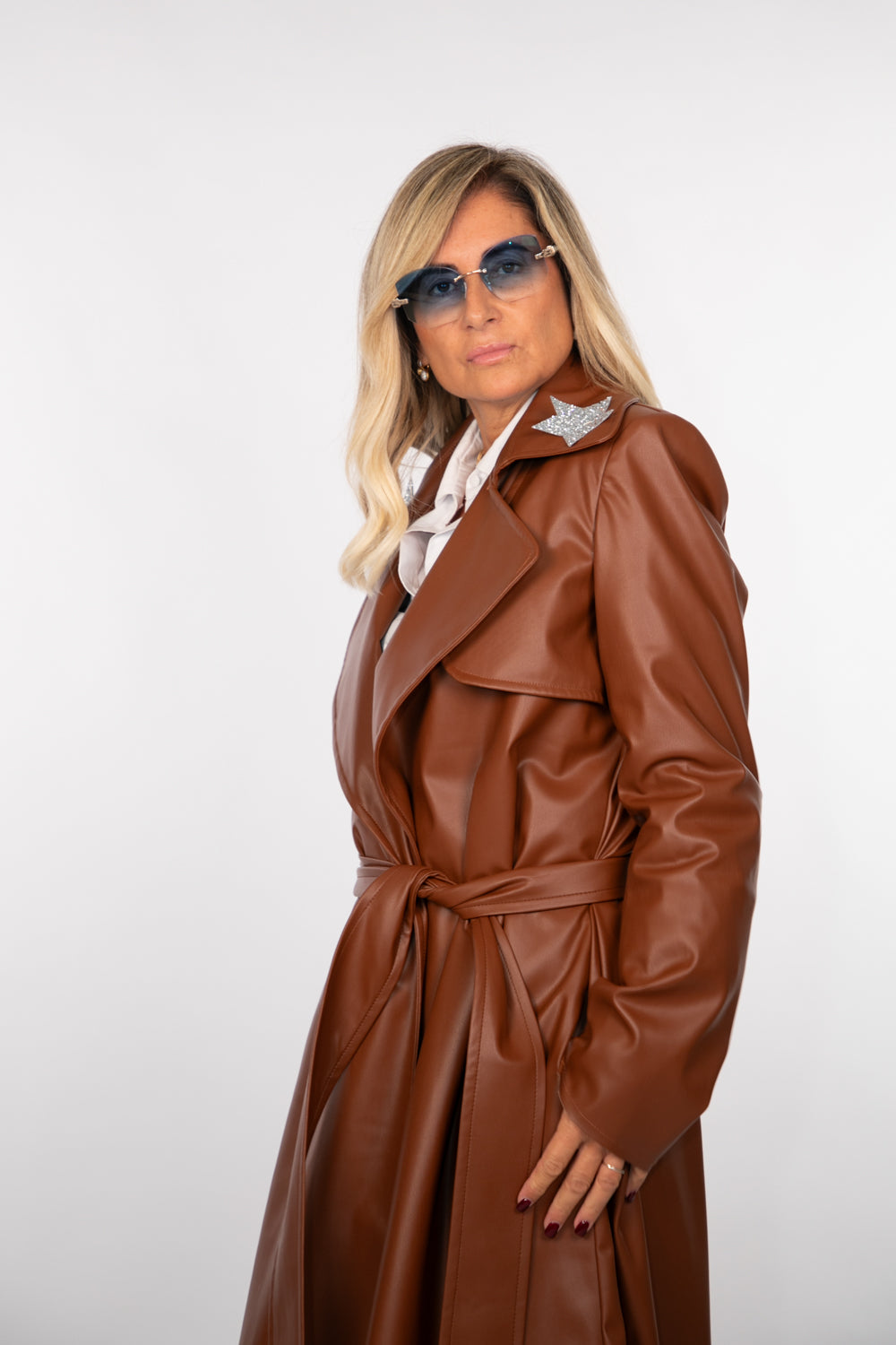 Mimi et mama . Trench camel con stelle
