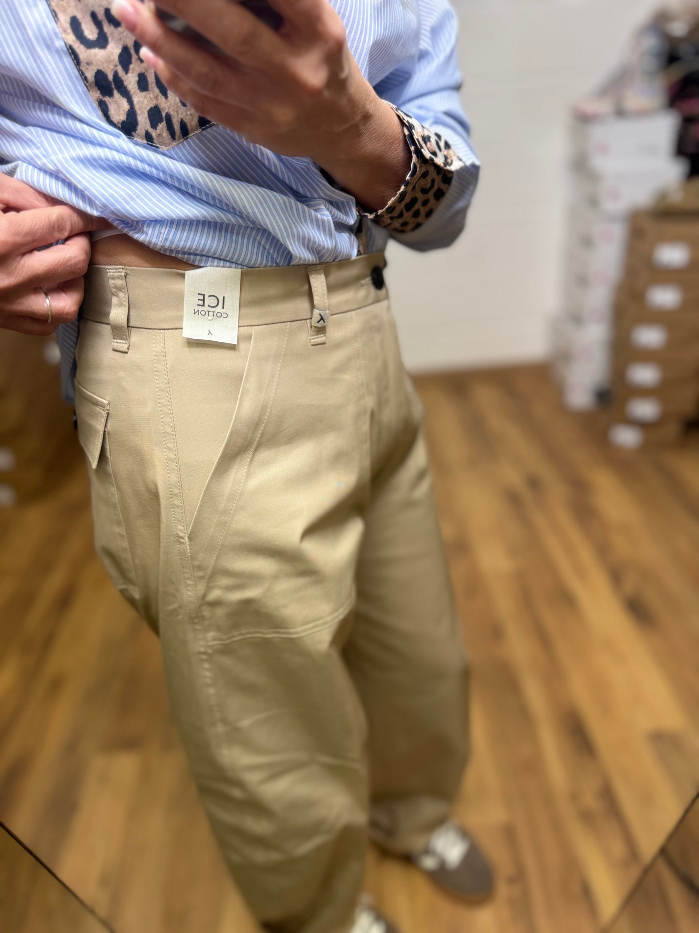 Myths. Pantalone sabbia