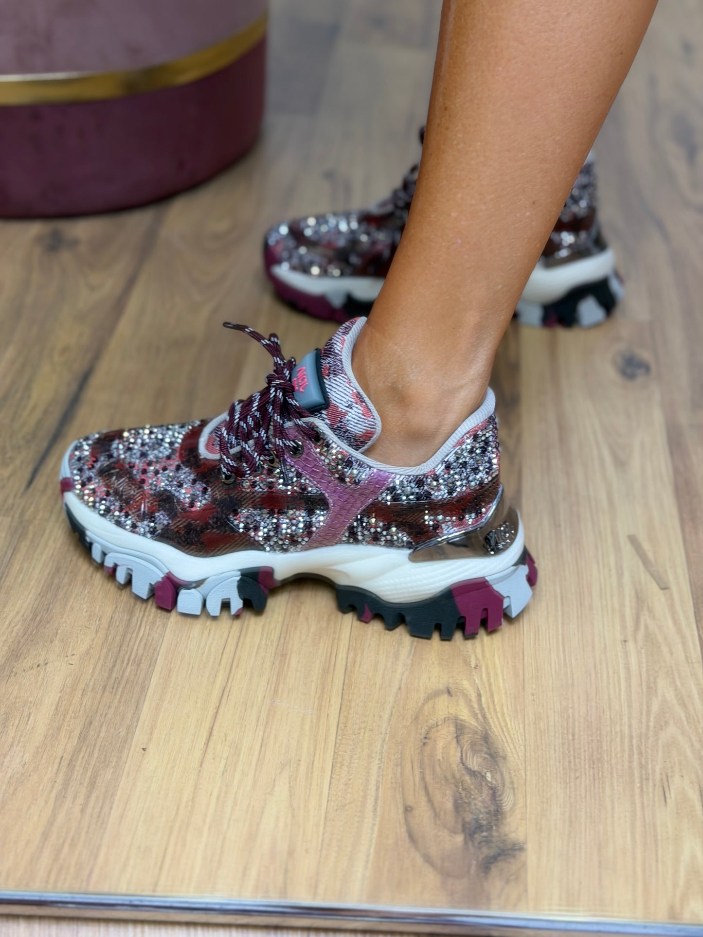Joia Paris. Sneakers Jewel Bordeaux.