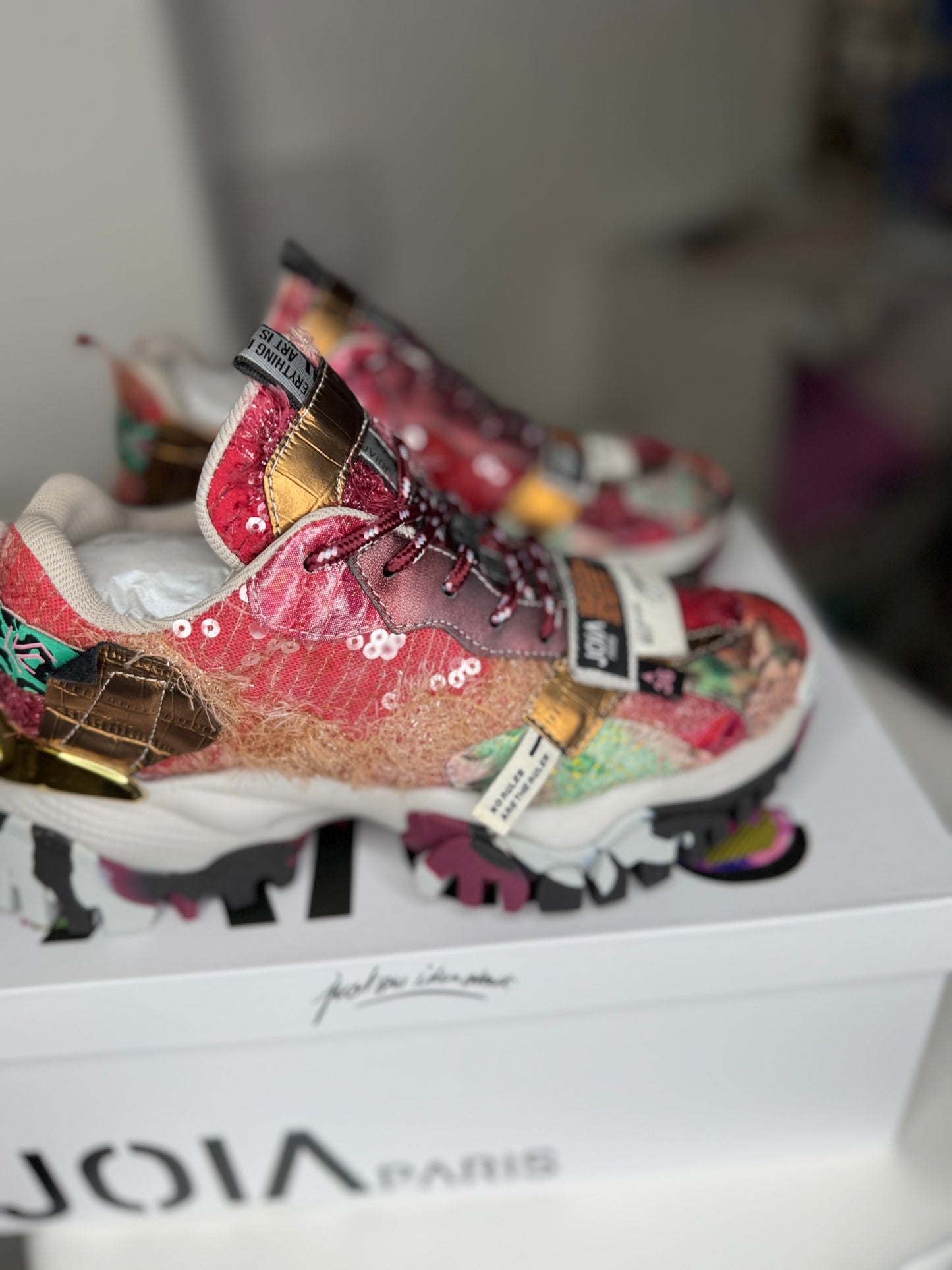 Joia Paris. Sneakers burgundi