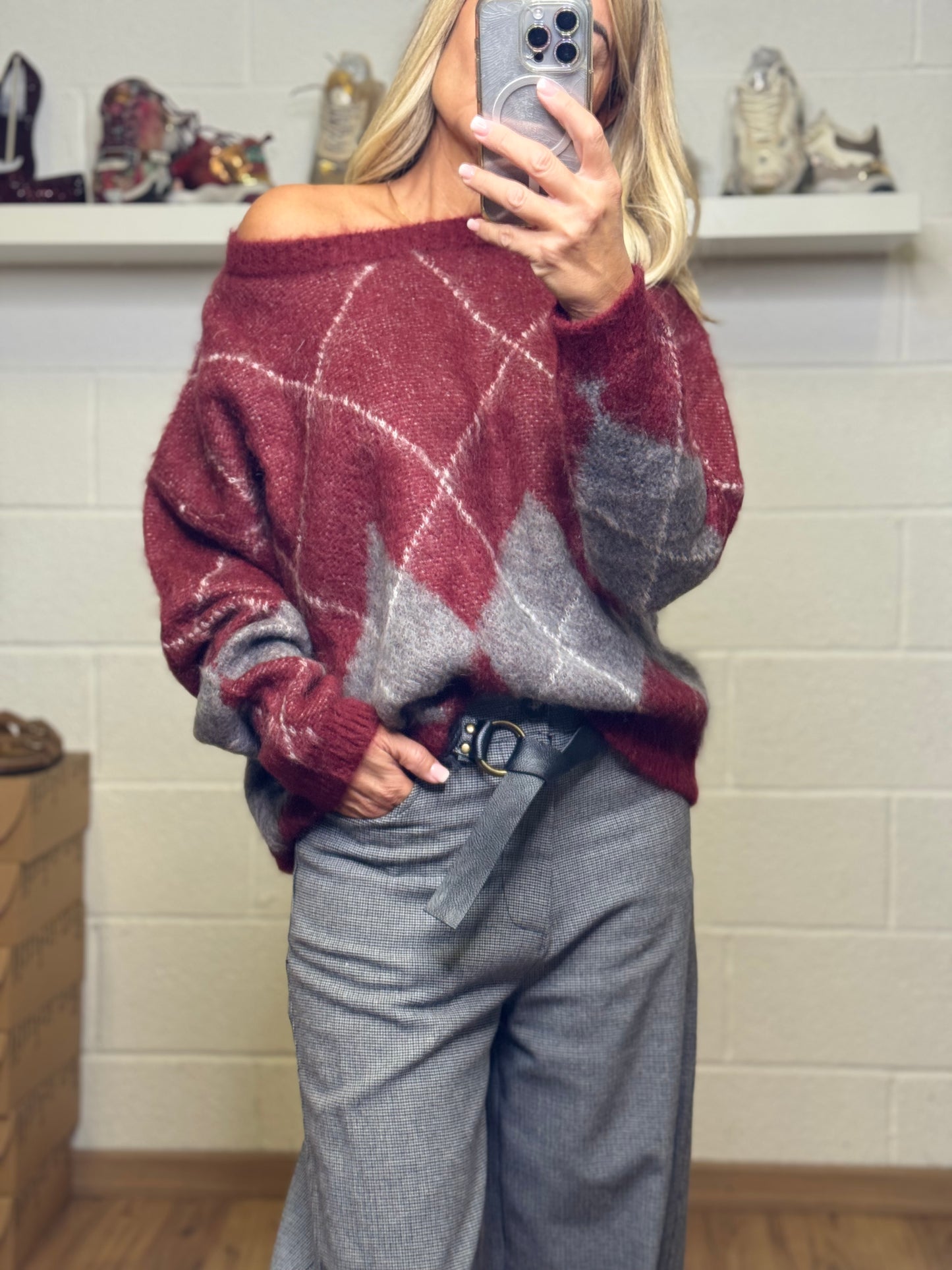 Le Streghe. Maglione a quadri oversize bordeaux e grigio
