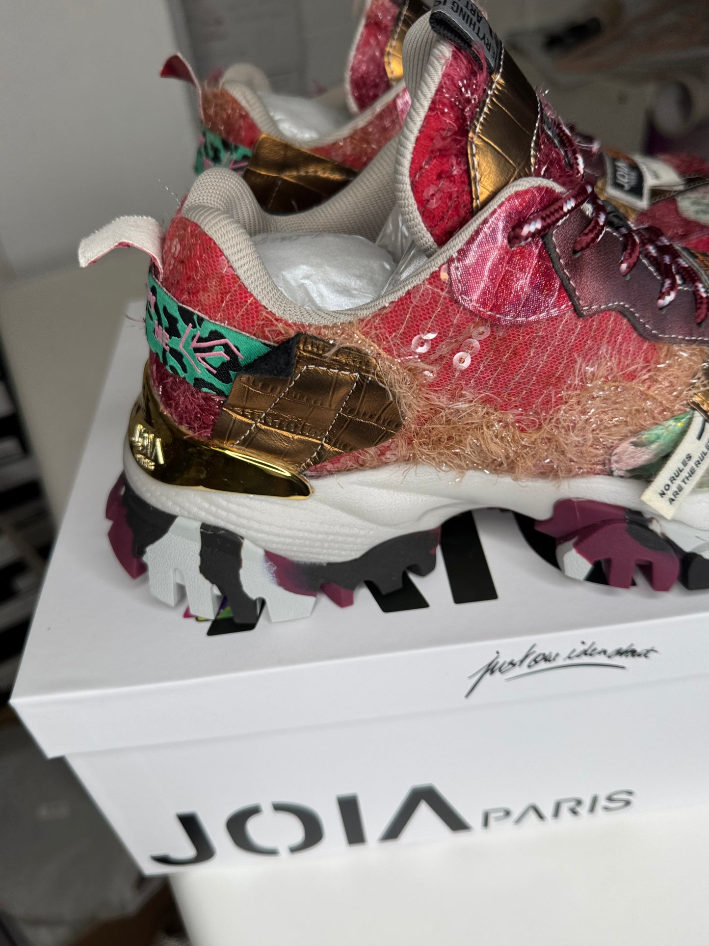 Joia Paris. Sneakers burgundi