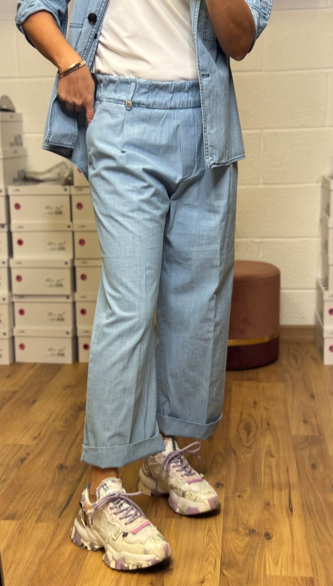 Myths. Panta in chambray chiaro-50%