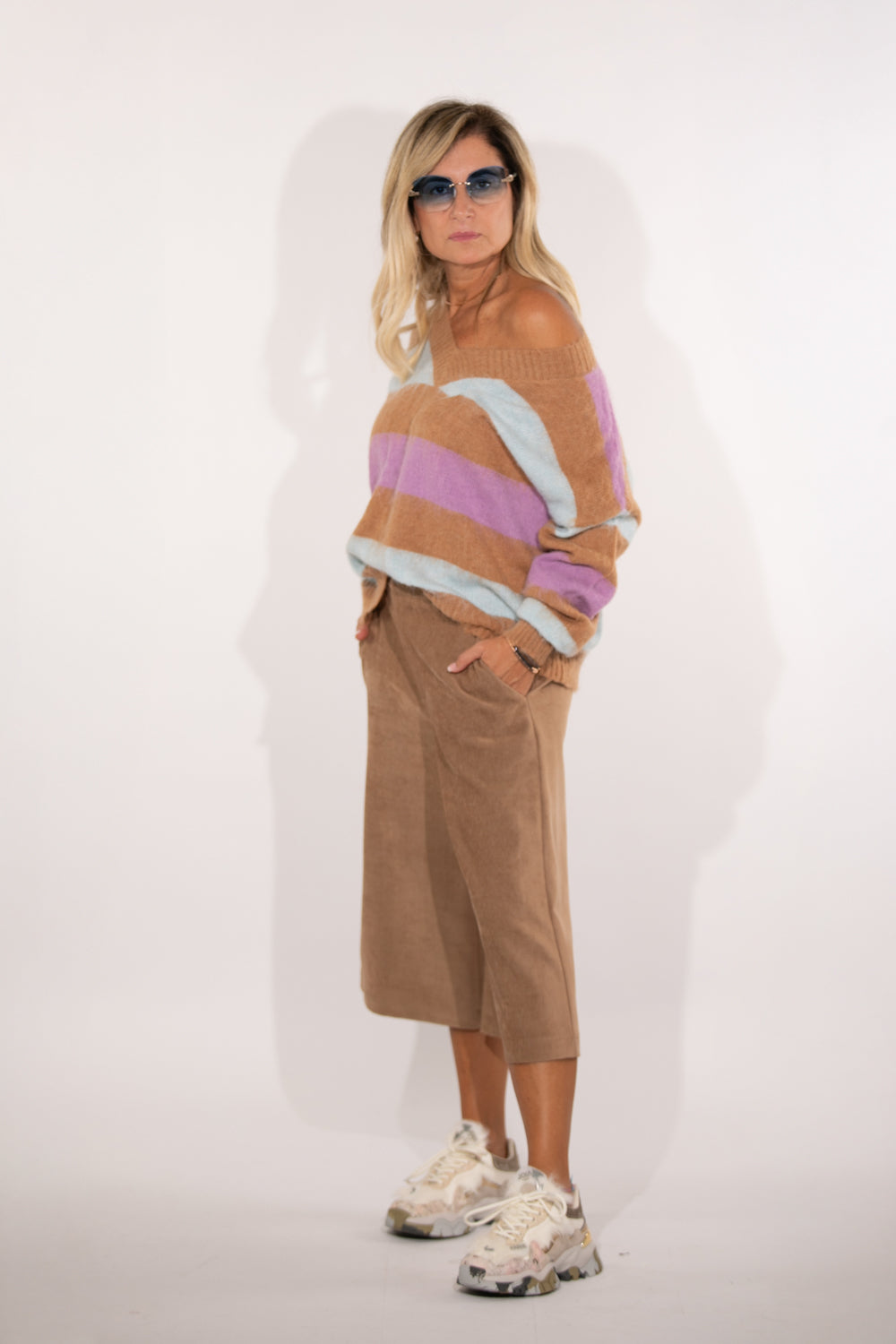 Le Streghe. Bermuda in velluto camel-60%
