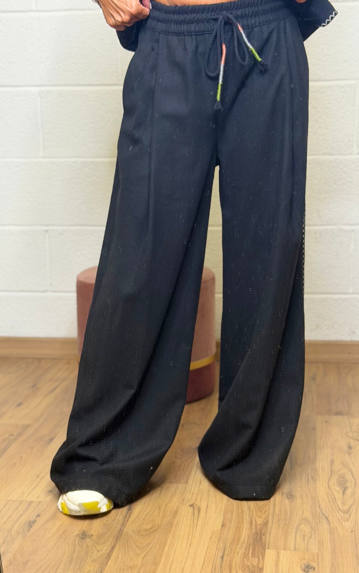 Front Street. Pantalone palazzo nero