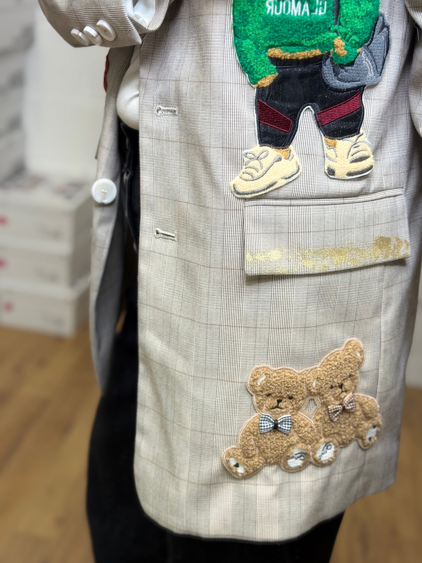Abpink. Blazer check con patch Teddy