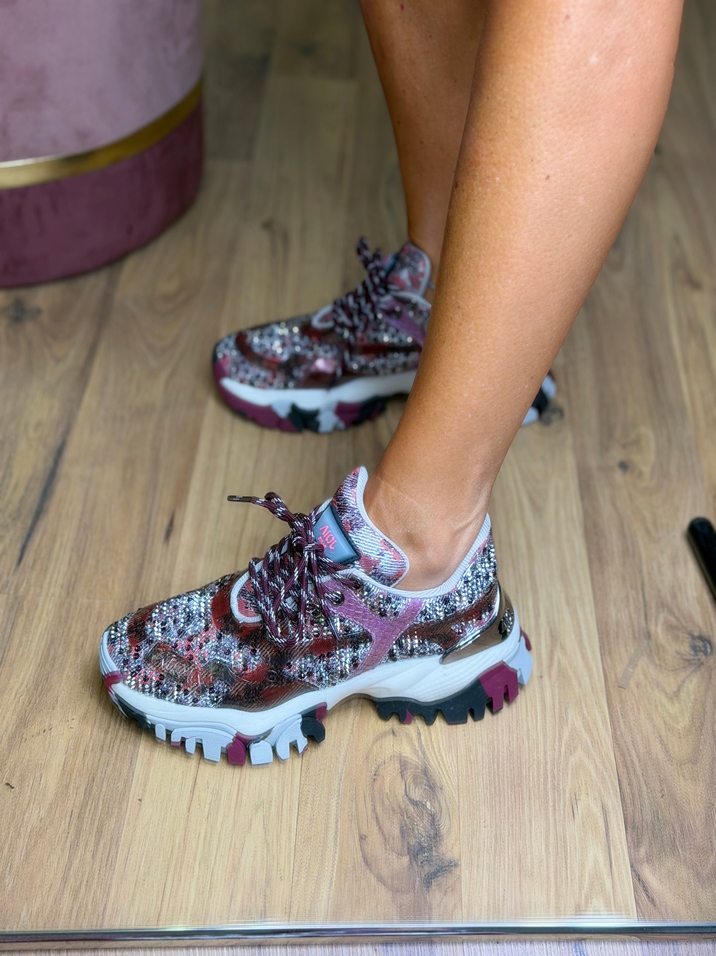 Joia Paris. Sneakers Jewel Bordeaux.