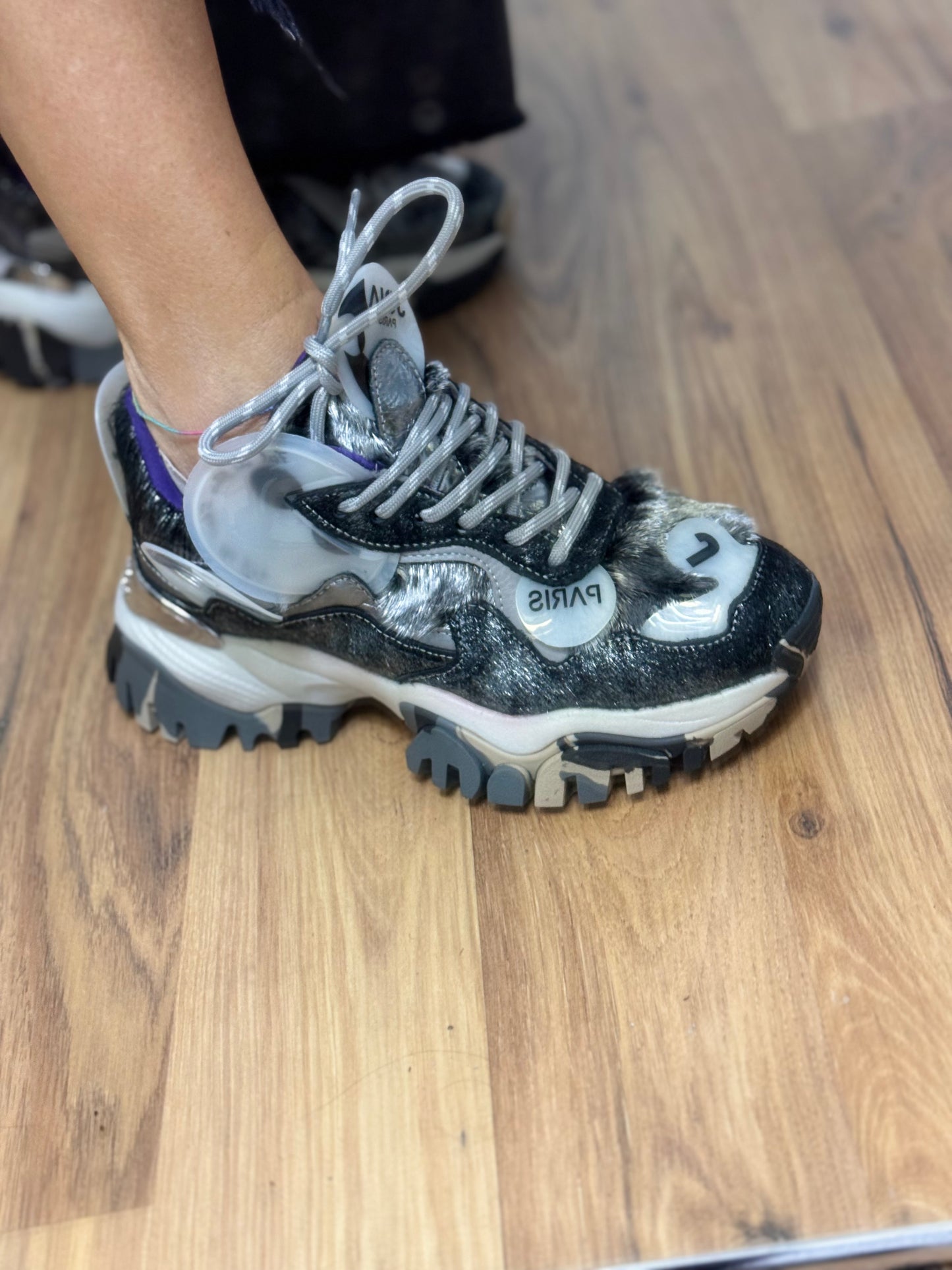 Joia Paris. Sneakers black grey-40%