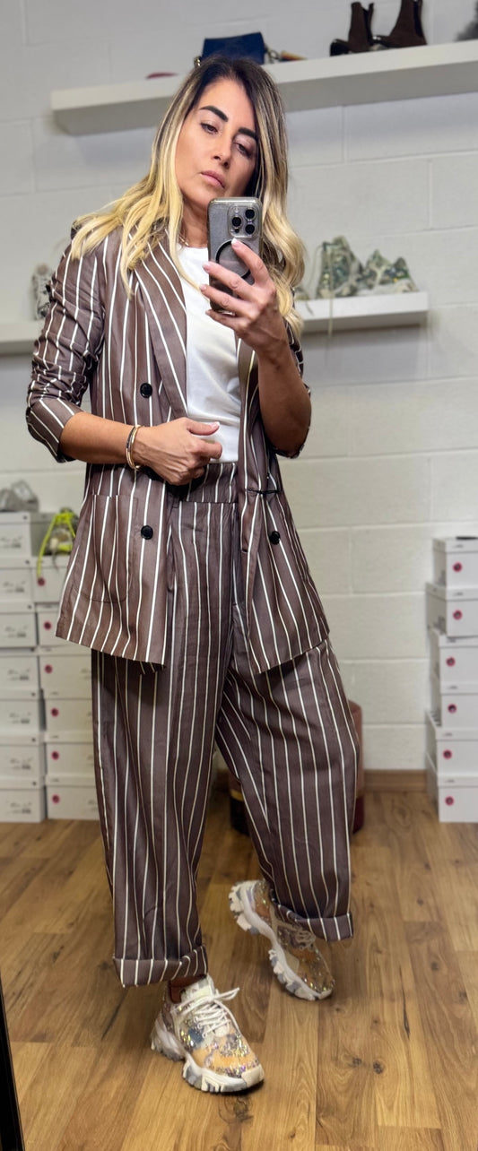Myths. Blazer gessato cioccolato