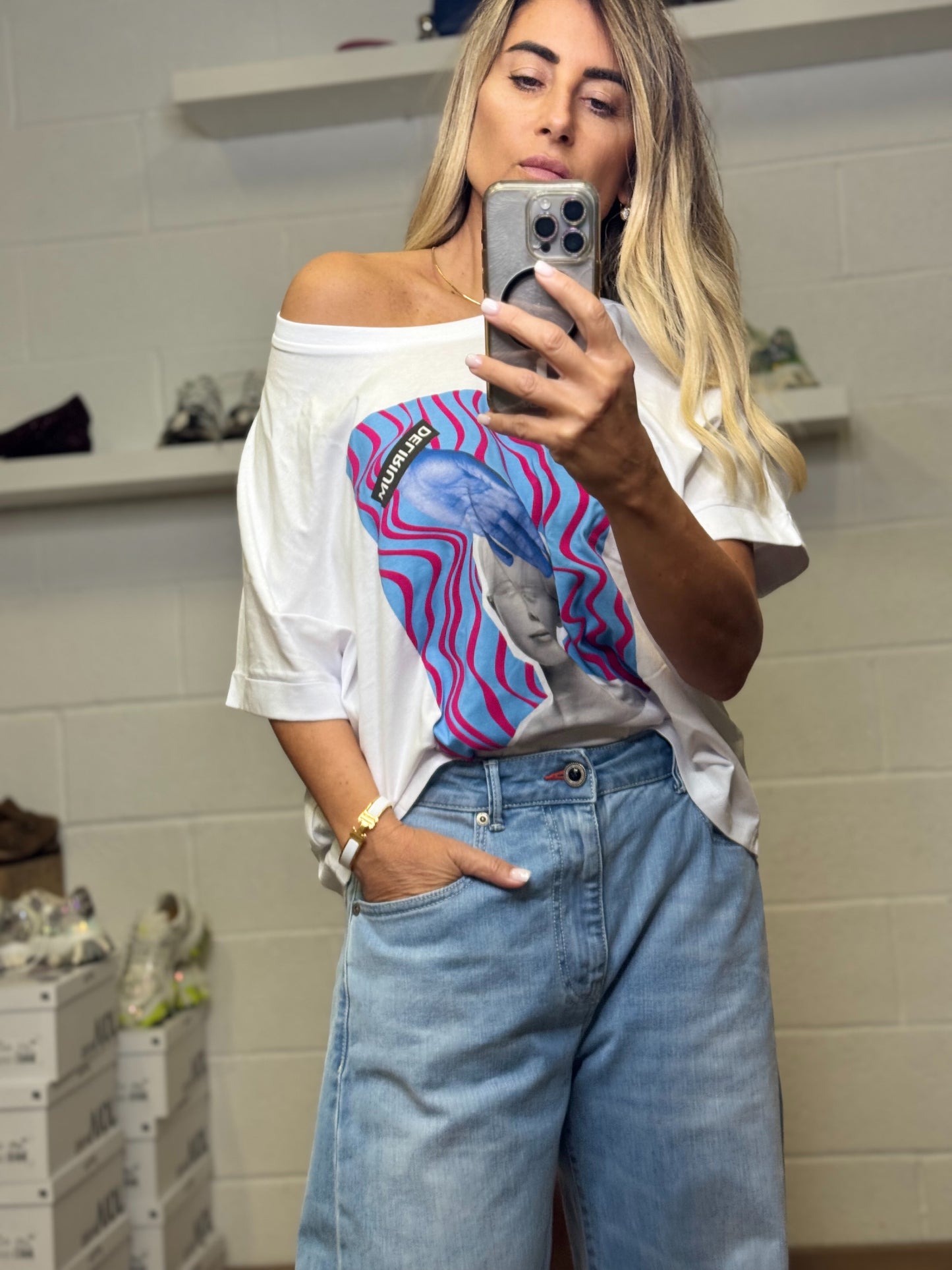 AB Pink. T-shirt over