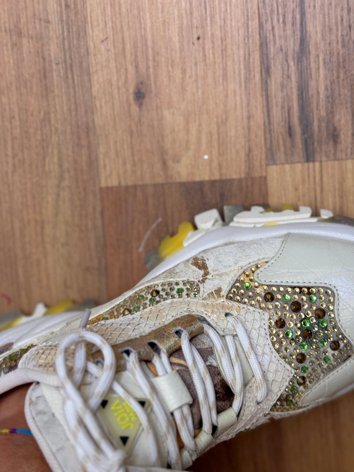 Joia Paris. Sneakers gialla e bianca.-40%