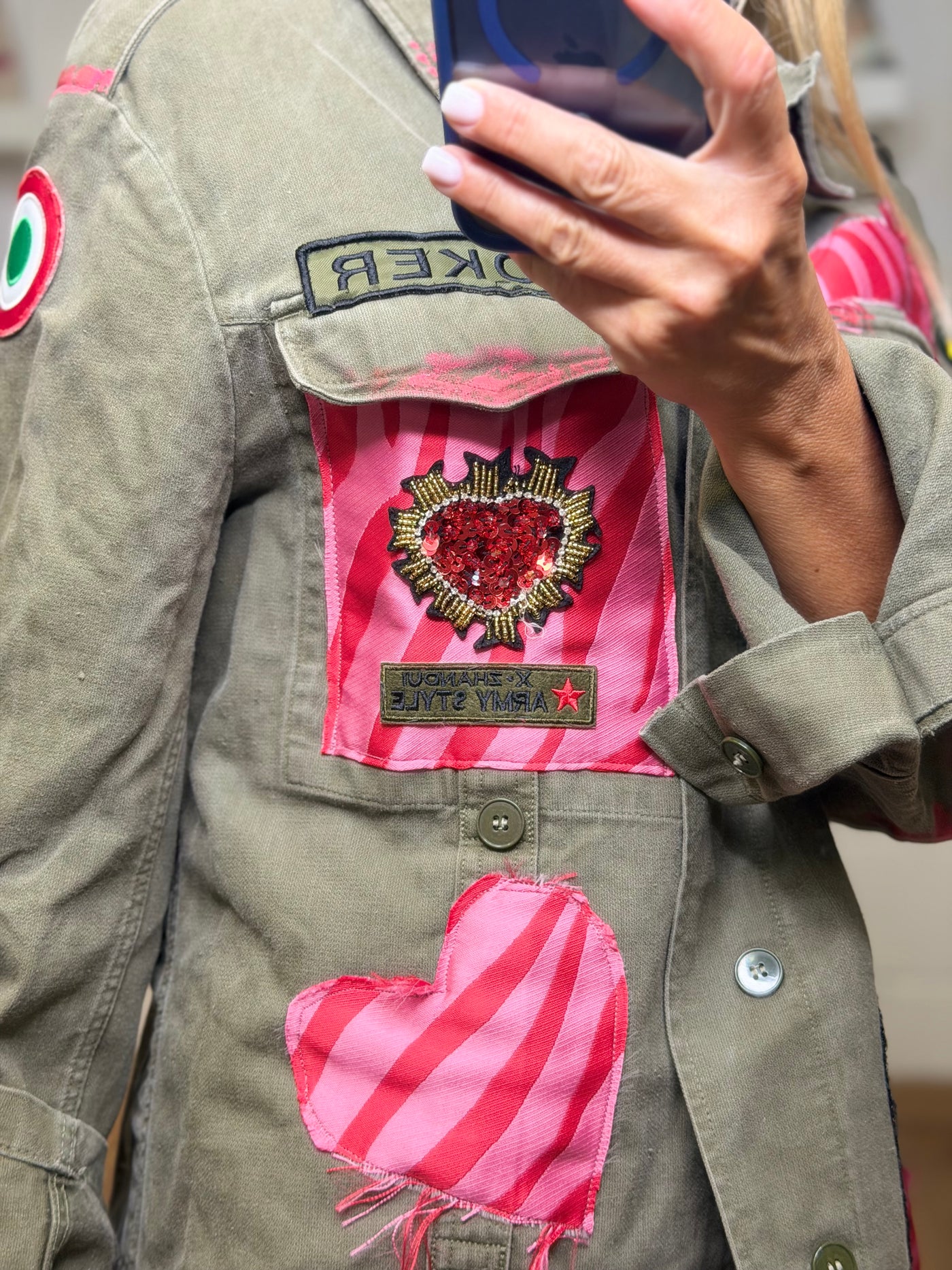 ABpink. Giacca militare customizzata con applicazioni e ricami handmade-40%