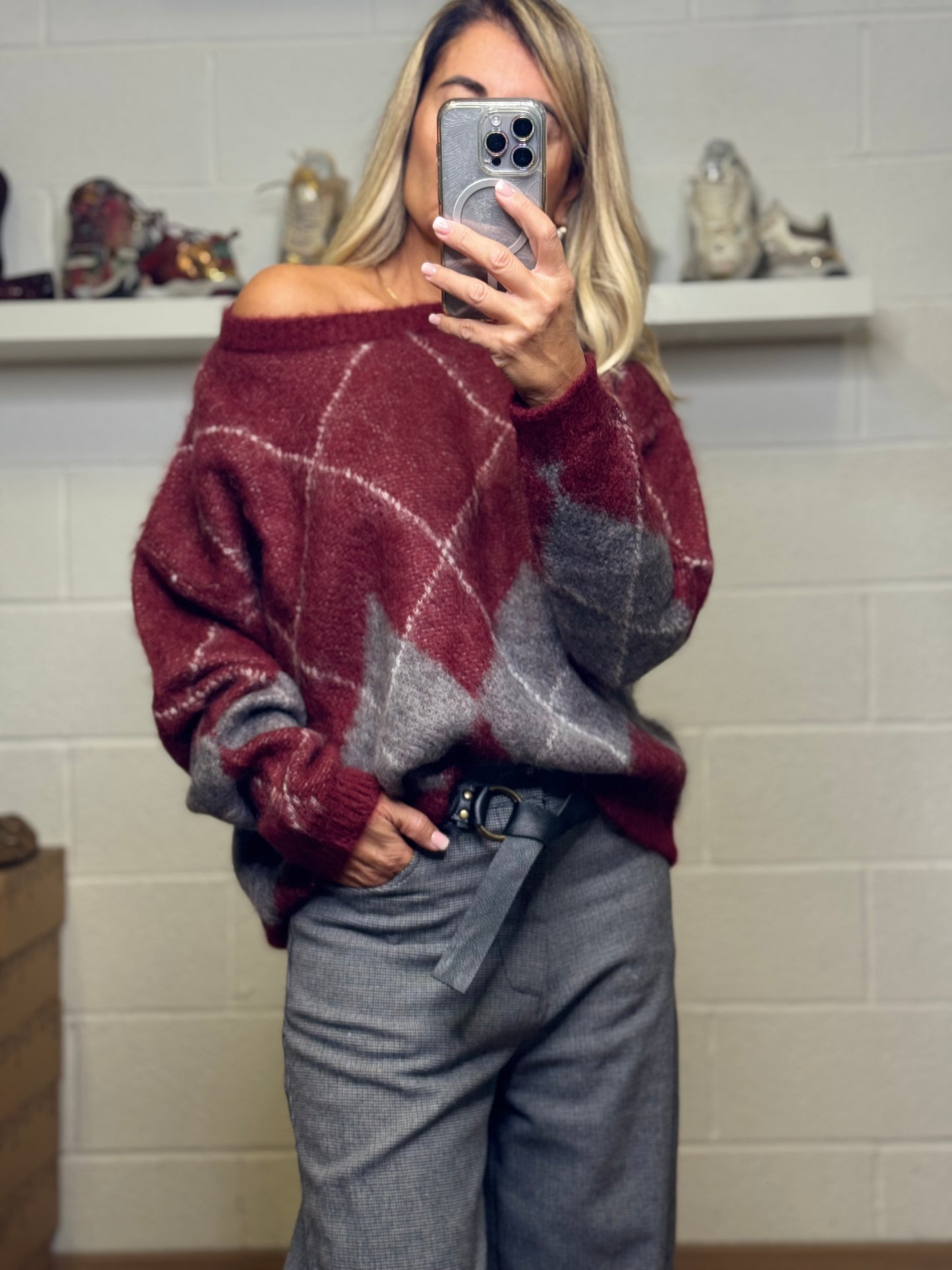 Le Streghe. Maglione a quadri oversize bordeaux e grigio