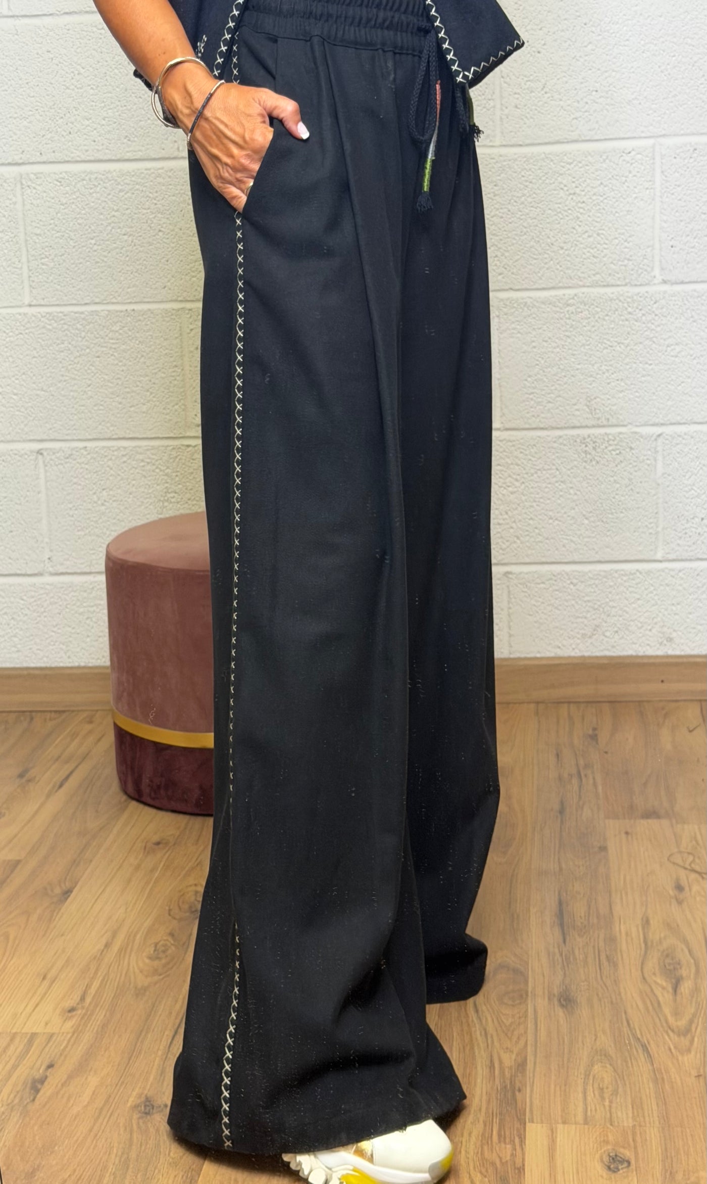 Front Street. Pantalone palazzo nero