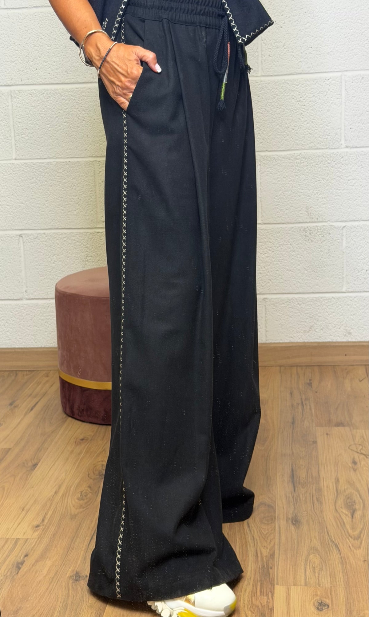 Front Street. Pantalone palazzo nero