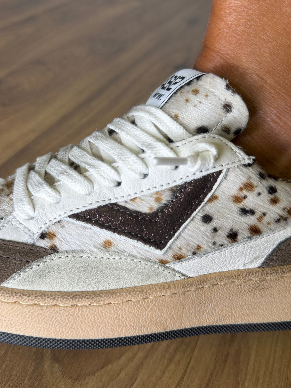 4B12. Sneakers animalier