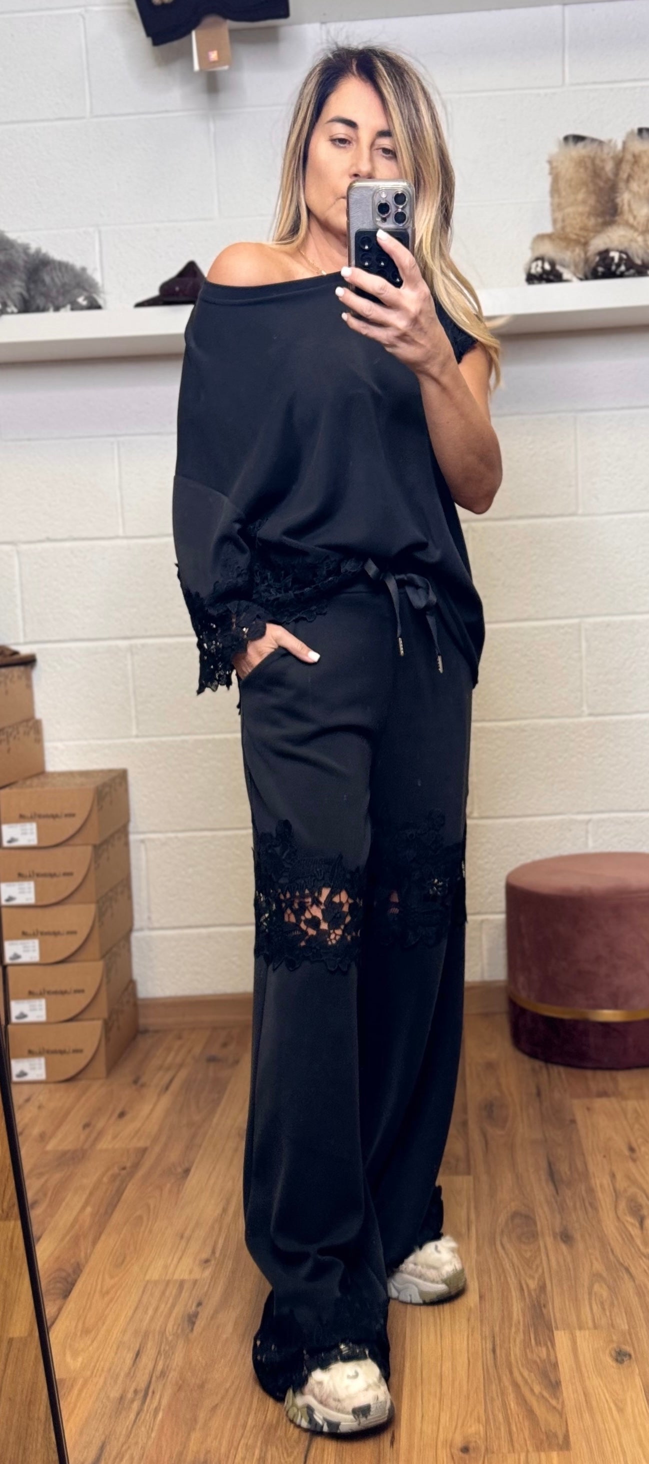 Le Streghe. Completo pizzo nero