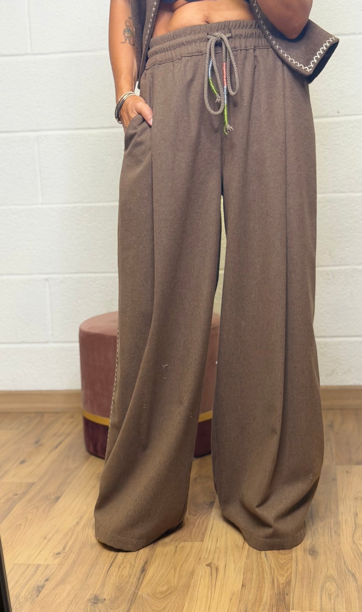 Front Street. Pantalone palazzo moro