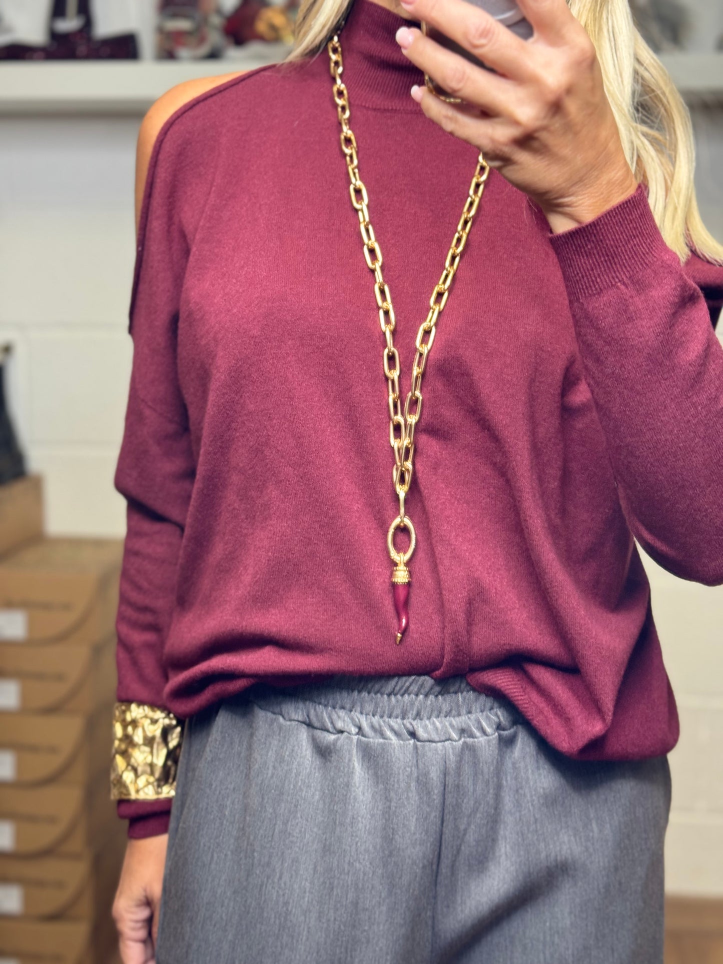 Le Streghe. Pull burgundi