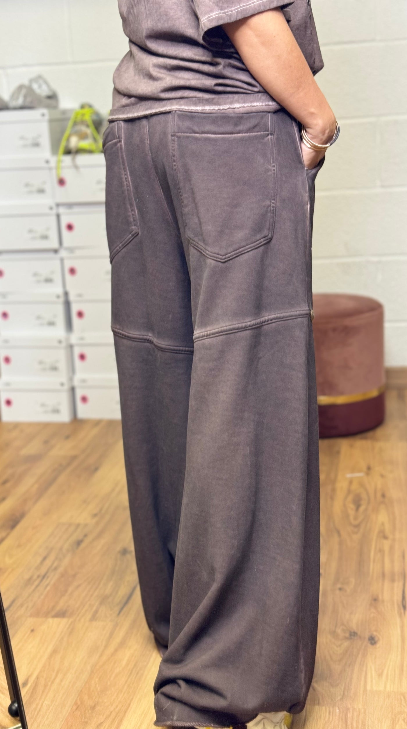 Front Street. Panta palazzo con borchie-50%