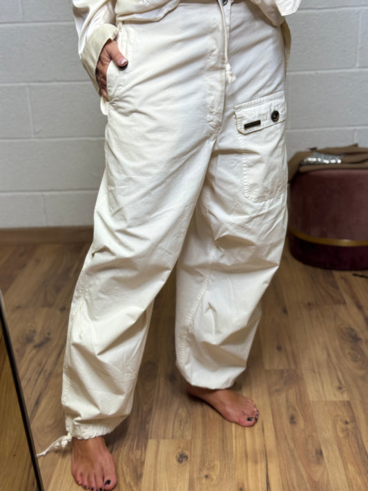 Front Street. Cargo burro-60%