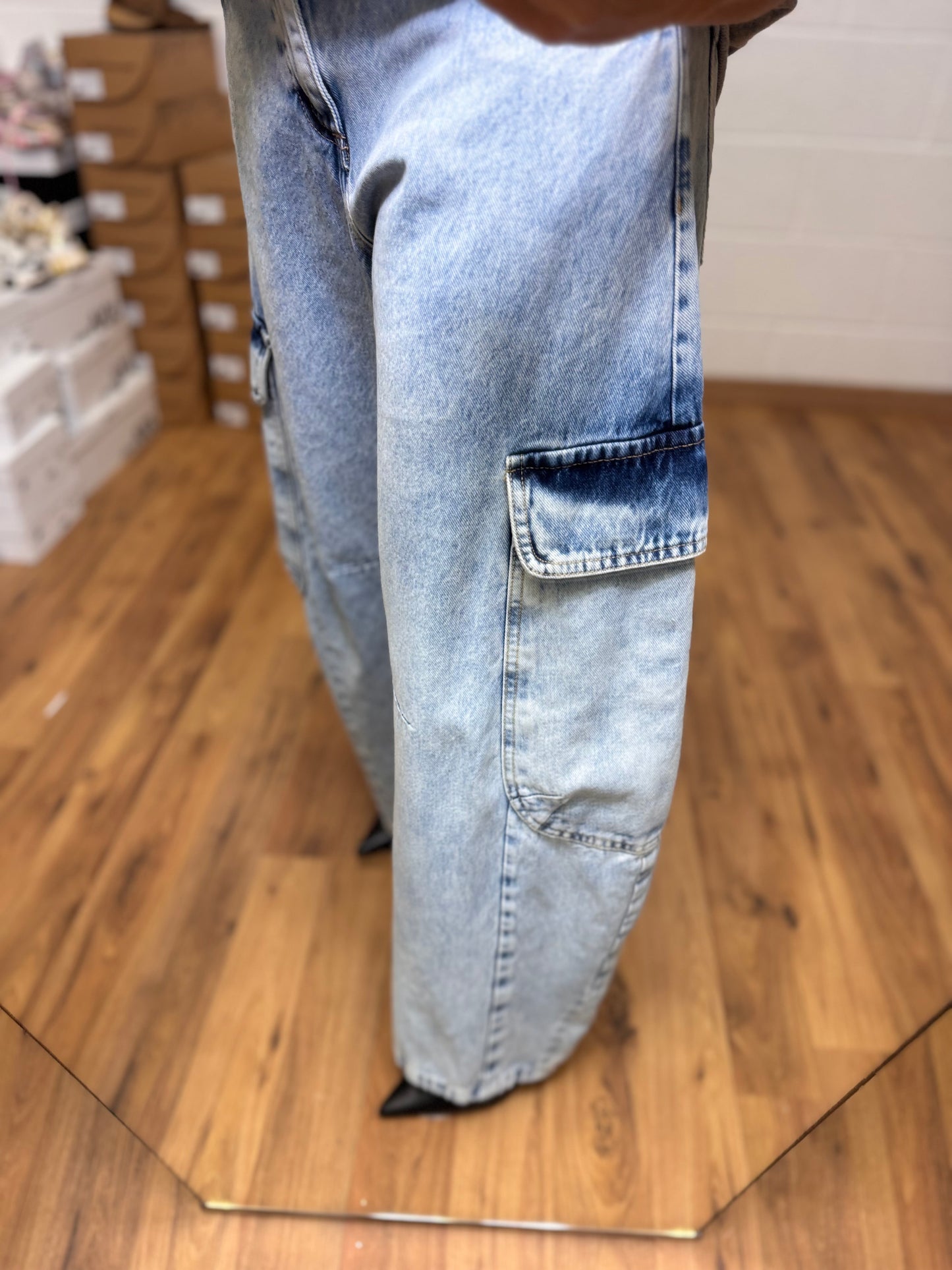 Dixie. Denim cargo wide leg